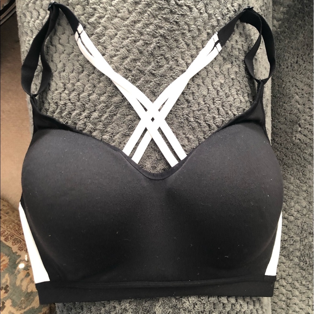 Victoria’s Secret knockout sports bra 36D